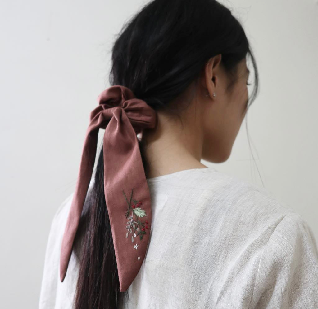 小花束手刺繡長尾髮圈/鬆緊髮圈