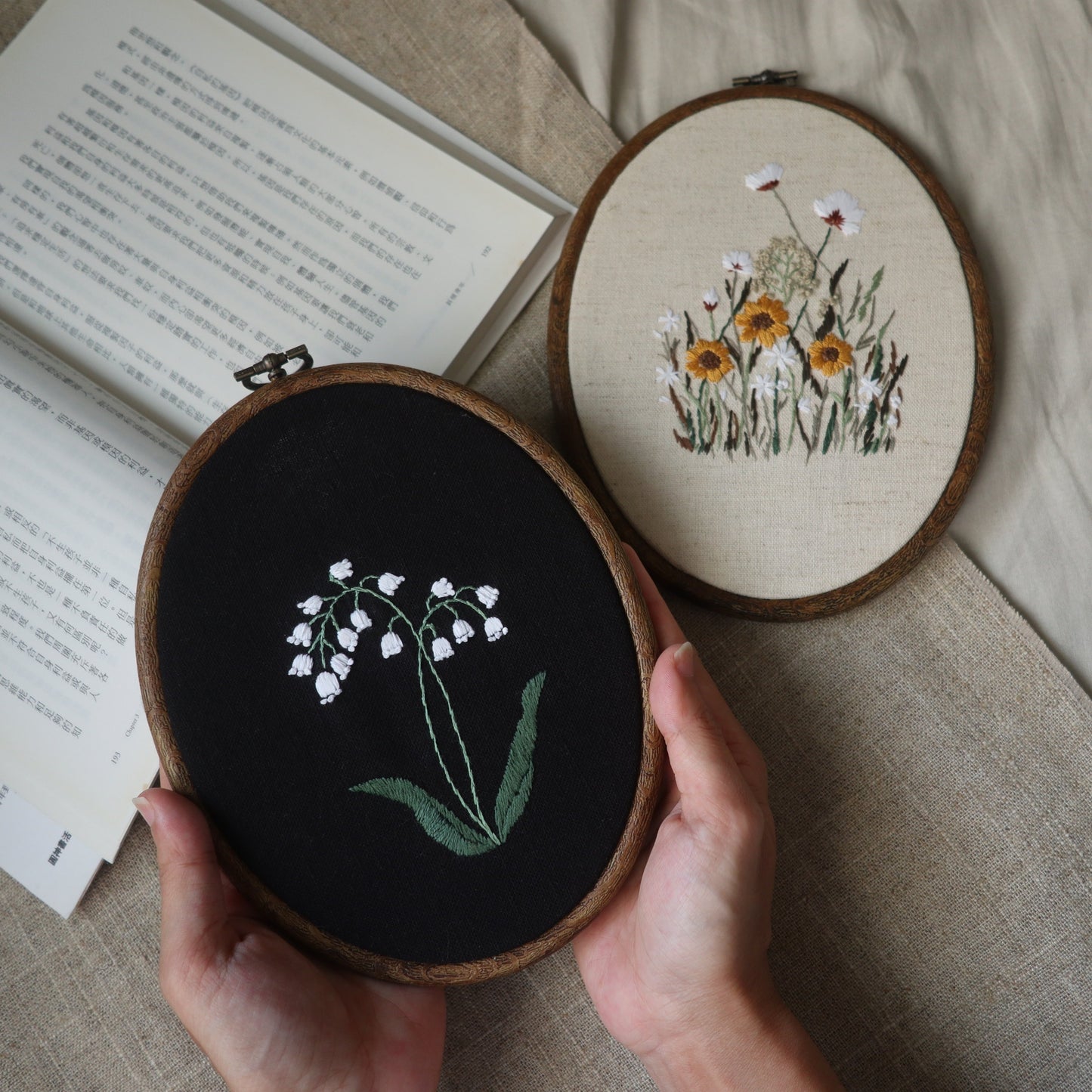 鈴蘭花手刺繡掛飾/小花擺件