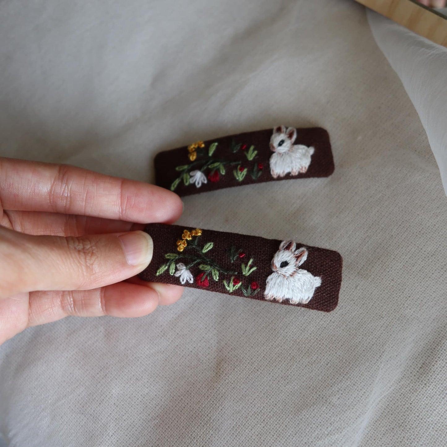 兔子手刺繡髮夾/BB髮夾
